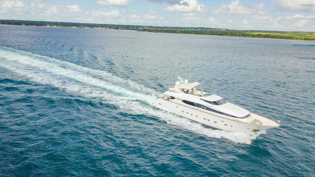 103 ft Maiora Superyacht
