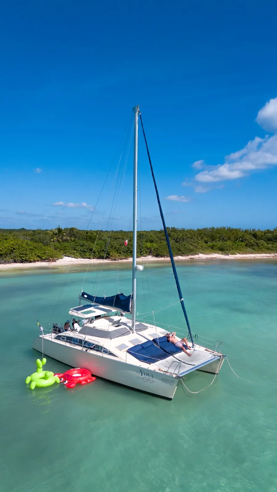 36 ft La Yoya Luxury Catamaran