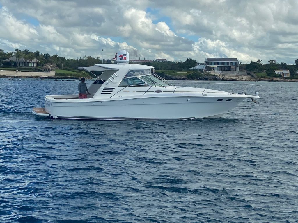 37 ft Sea Ray Fishing Yacht
