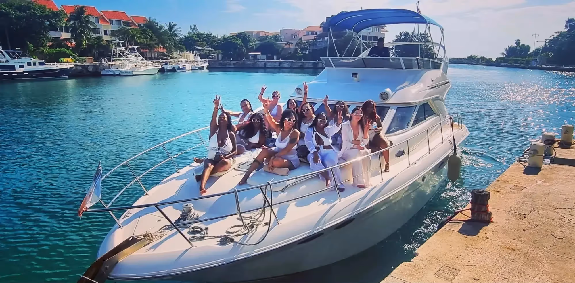 40 ft Luxury Yacht