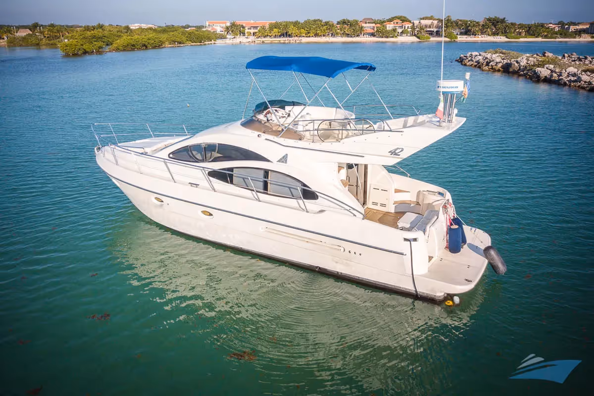 42 ft Azimut Luxury Yacht