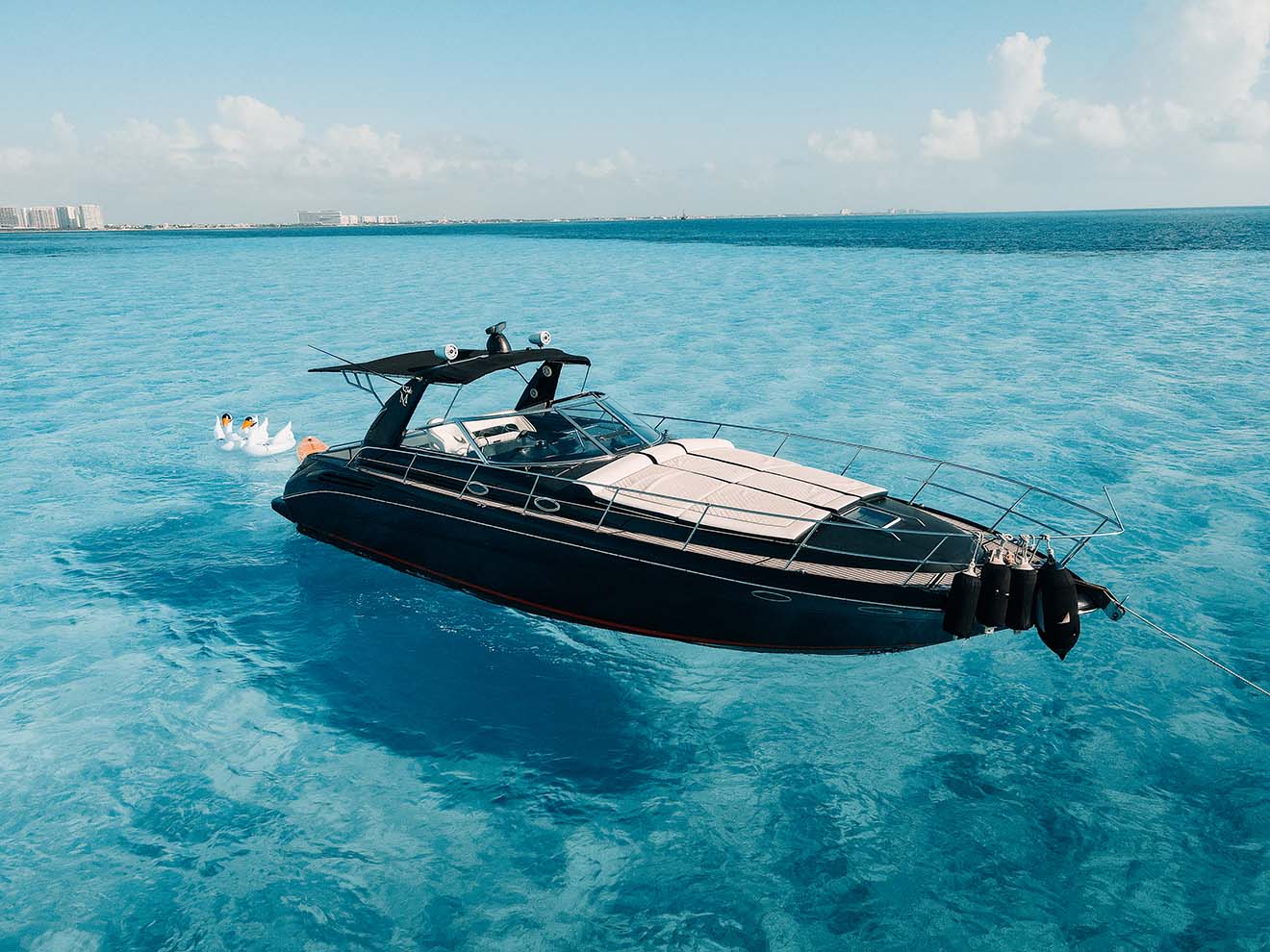 43 ft Sea Ray Luxury Yacht