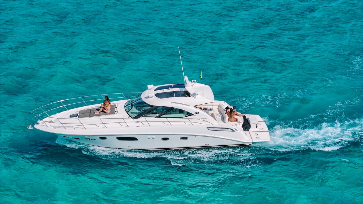 47 ft Sea Ray Luxury Yacht