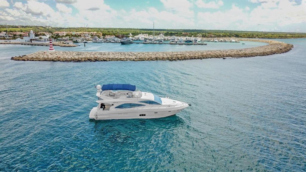 56 ft Majesty Luxury Yacht