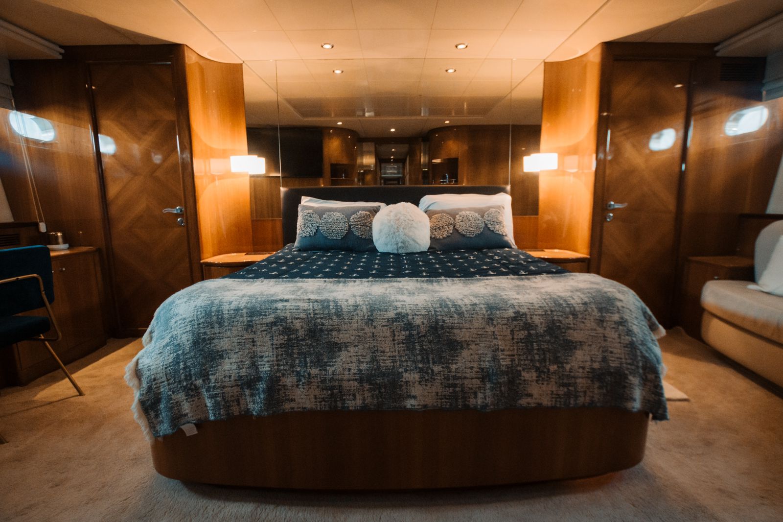 100 ft Azimut Superyacht — photo 9