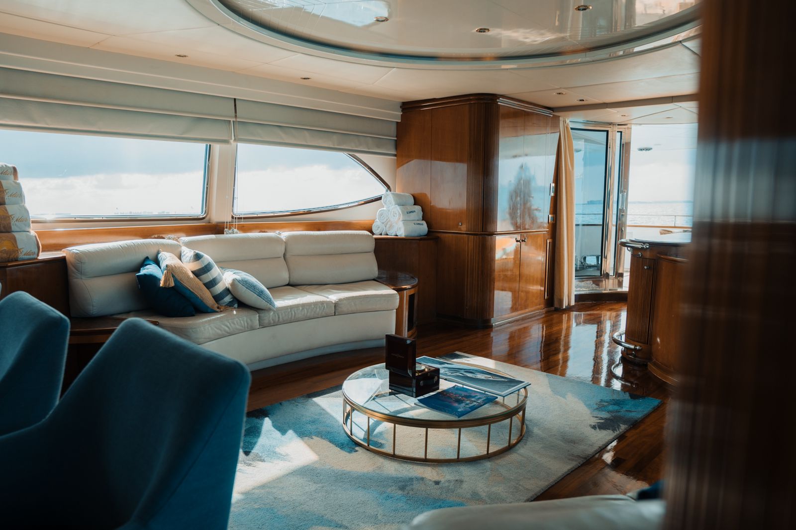 100 ft Azimut Superyacht — photo 11
