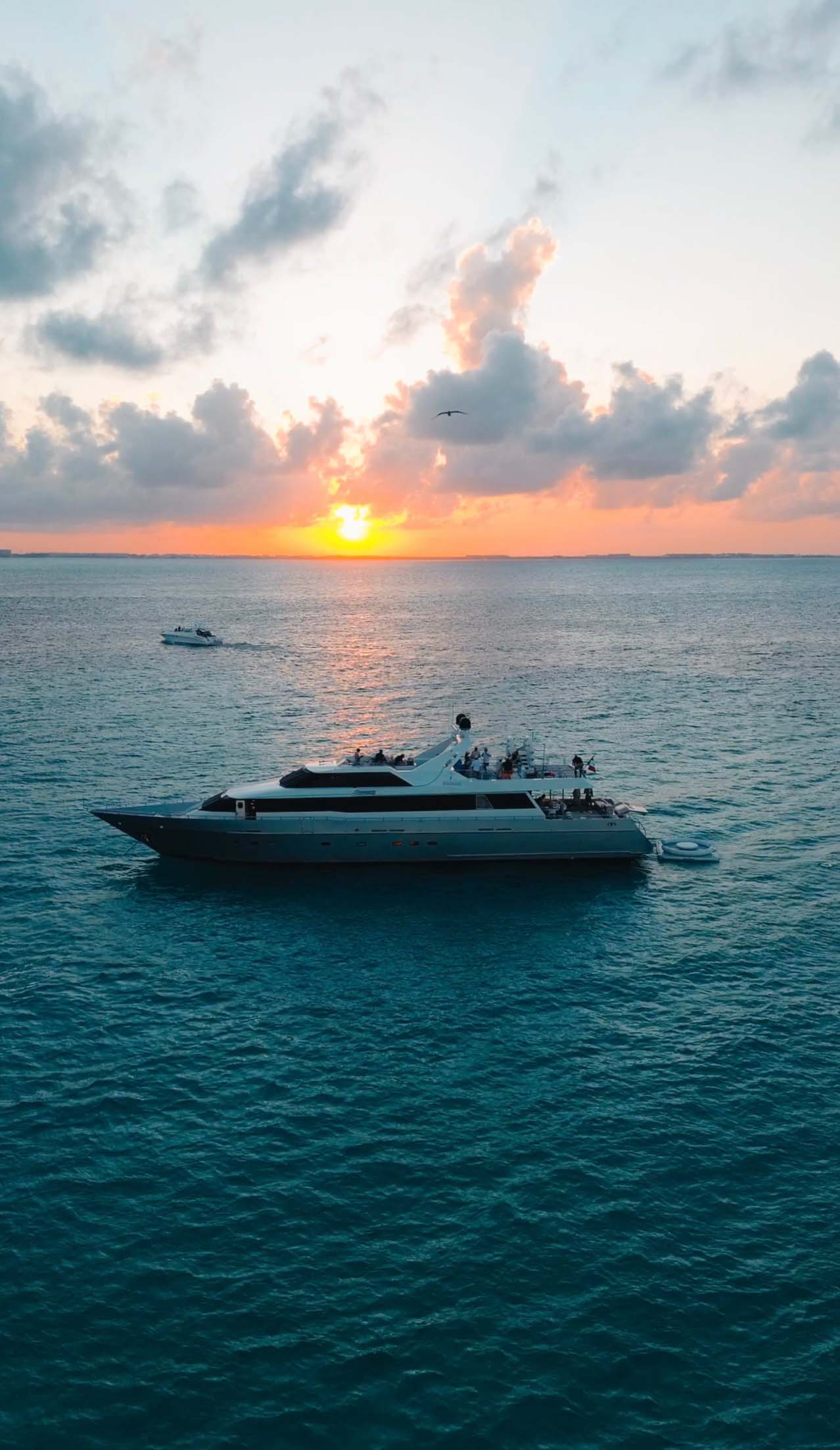 115 ft Heesen Superyacht — photo 7