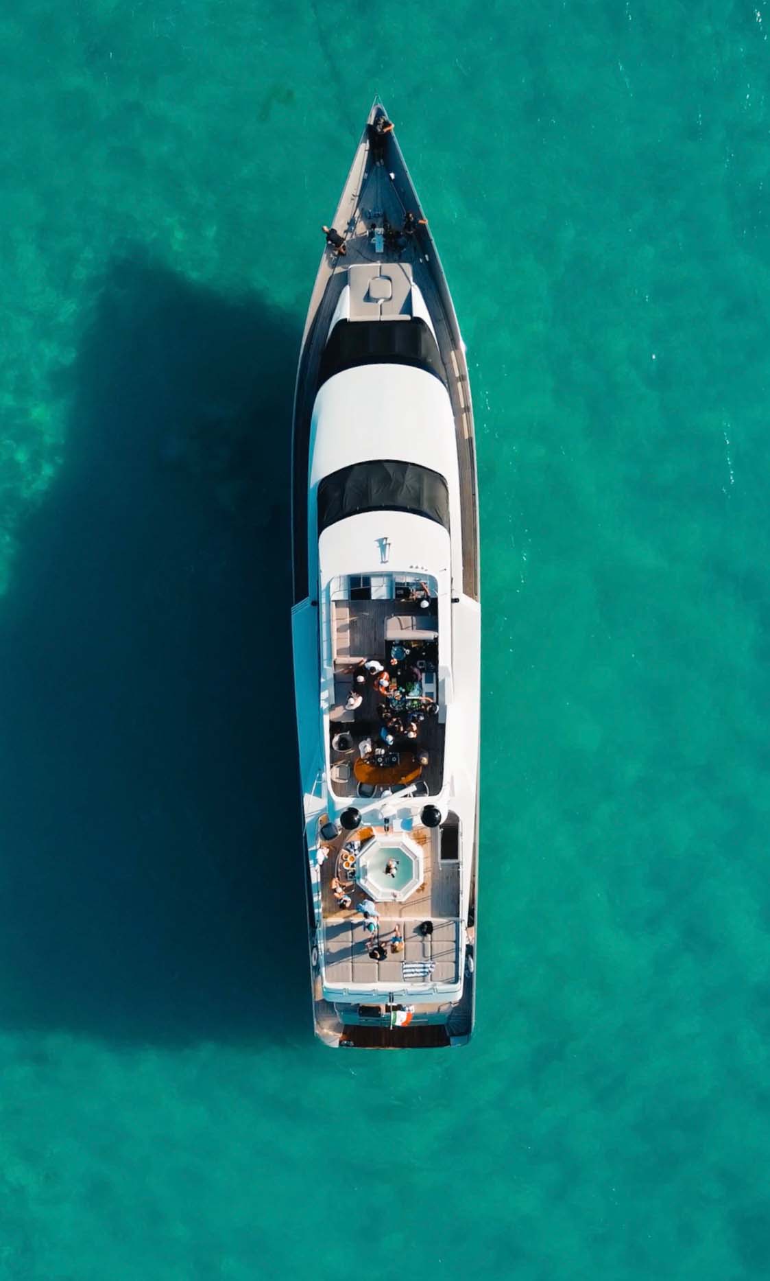115 ft Heesen Superyacht — photo 9