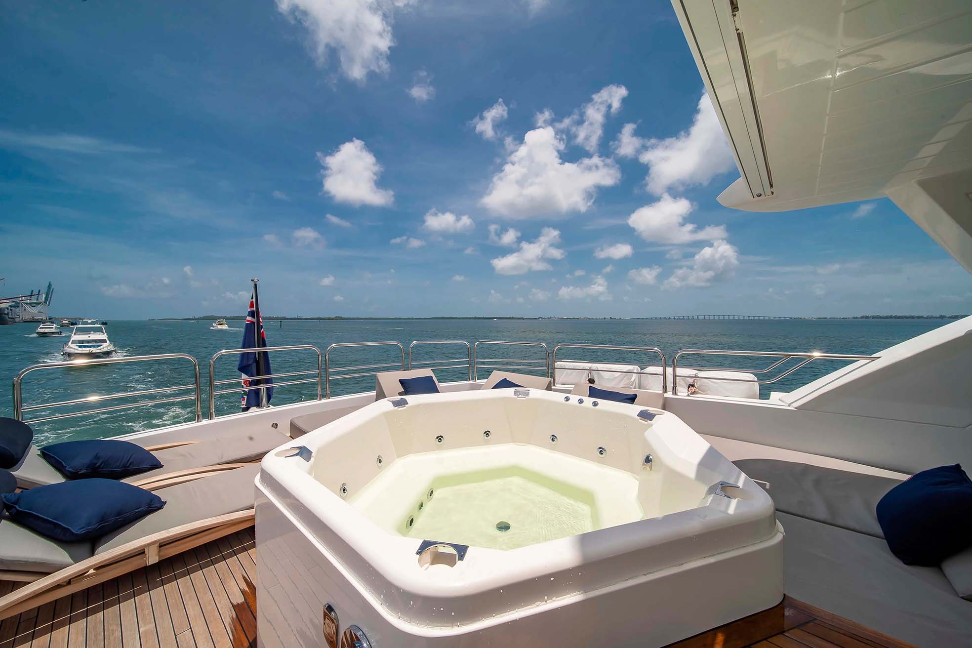 120 ft Sunseeker Superyacht — photo 6