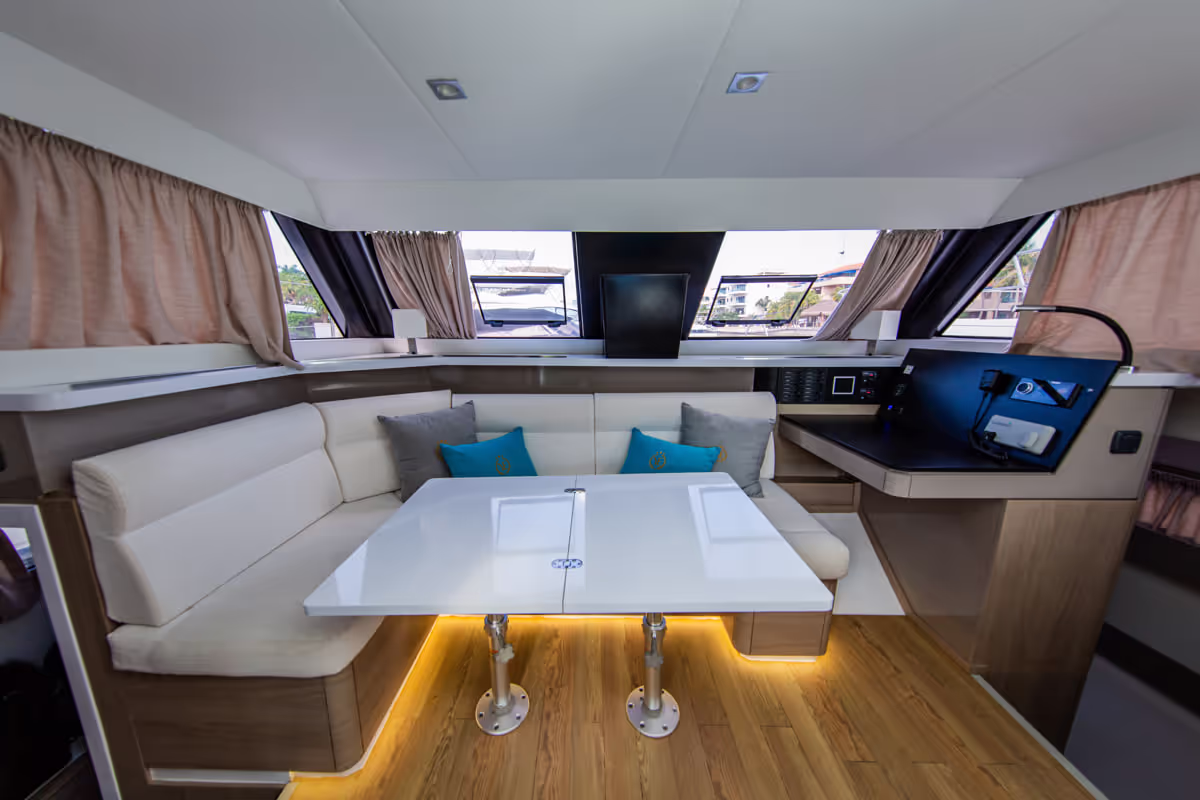 34 ft Aventura Luxury Catamaran — photo 4