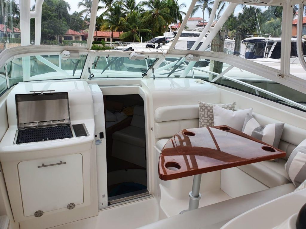 35 ft Everglades Private Cruiser — photo 7