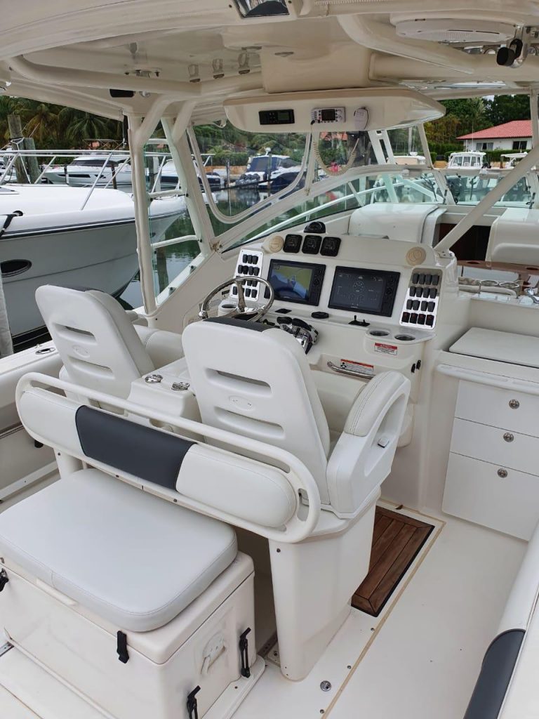 35 ft Everglades Private Cruiser — photo 8