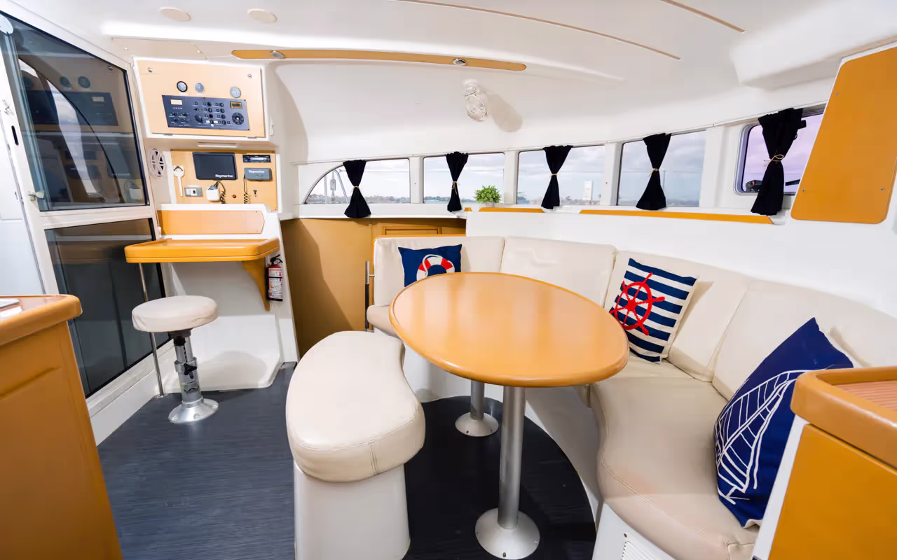 38 ft Lagoon Luxury Catamaran — photo 4