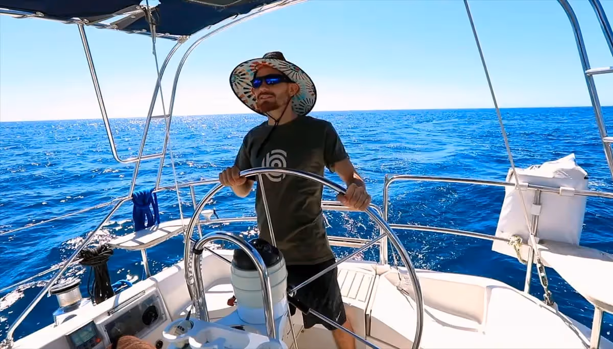 38 ft Hunter Sailing Yacht — photo 8