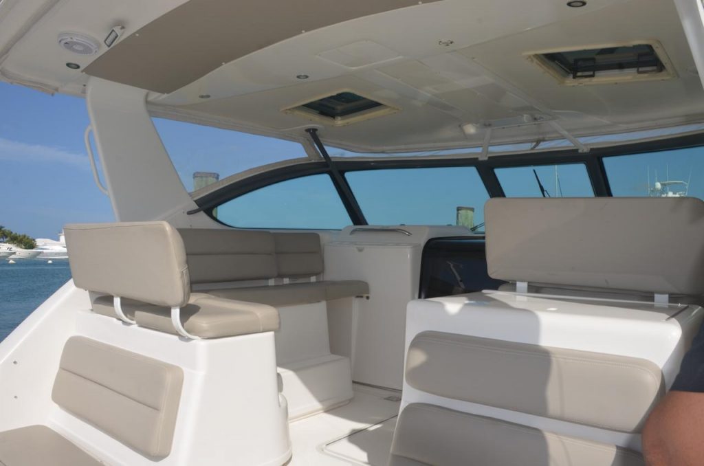Yate de lujo Tiara de 38 ft — photo 11