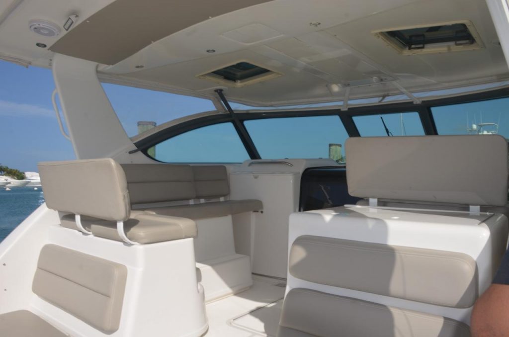 Yate de lujo Tiara de 38 ft — photo 7