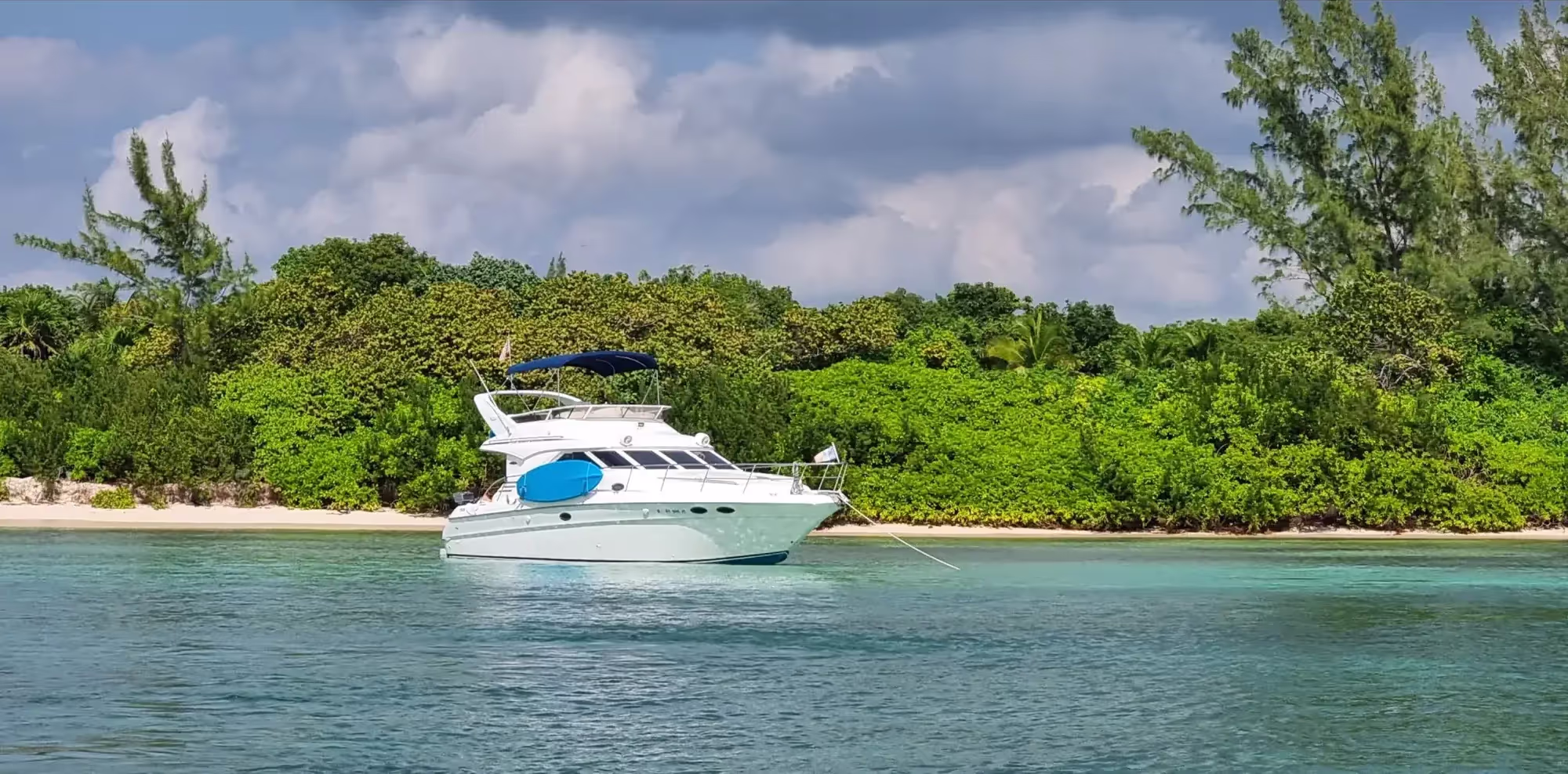40 ft Luxury Yacht — photo 6