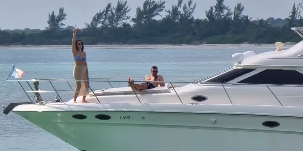 40 ft Luxury Yacht — photo 5