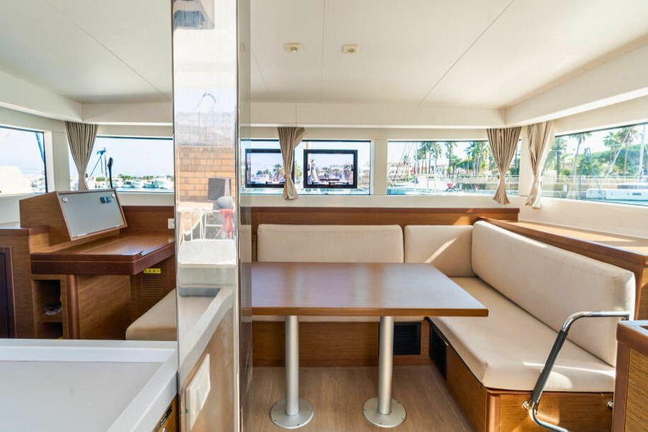 40 ft Lagoon Luxury Catamaran — photo 12