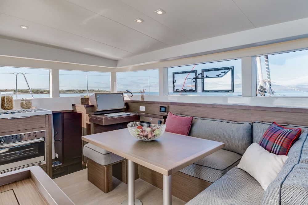 40 ft Lagoon Luxury Catamaran — photo 2