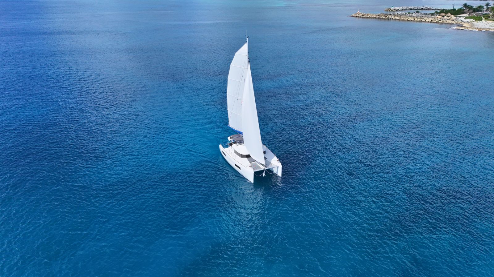 40 ft Lagoon Luxury Catamaran — photo 8