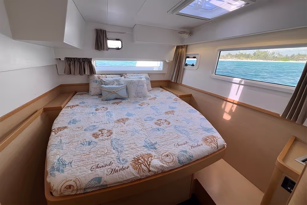 42 ft Leopard Luxury Catamaran — photo 11