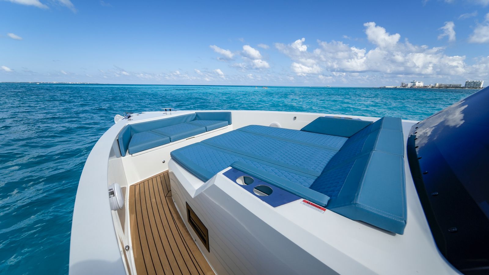 42 ft De Antonio Sport Yacht — photo 5