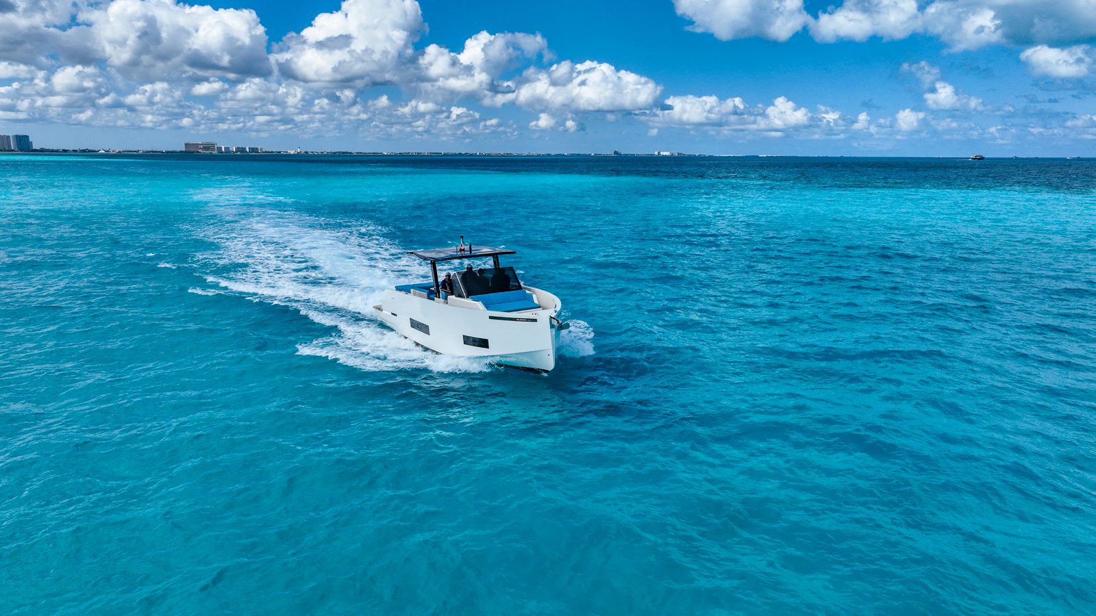 42 ft De Antonio Sport Yacht — photo 9