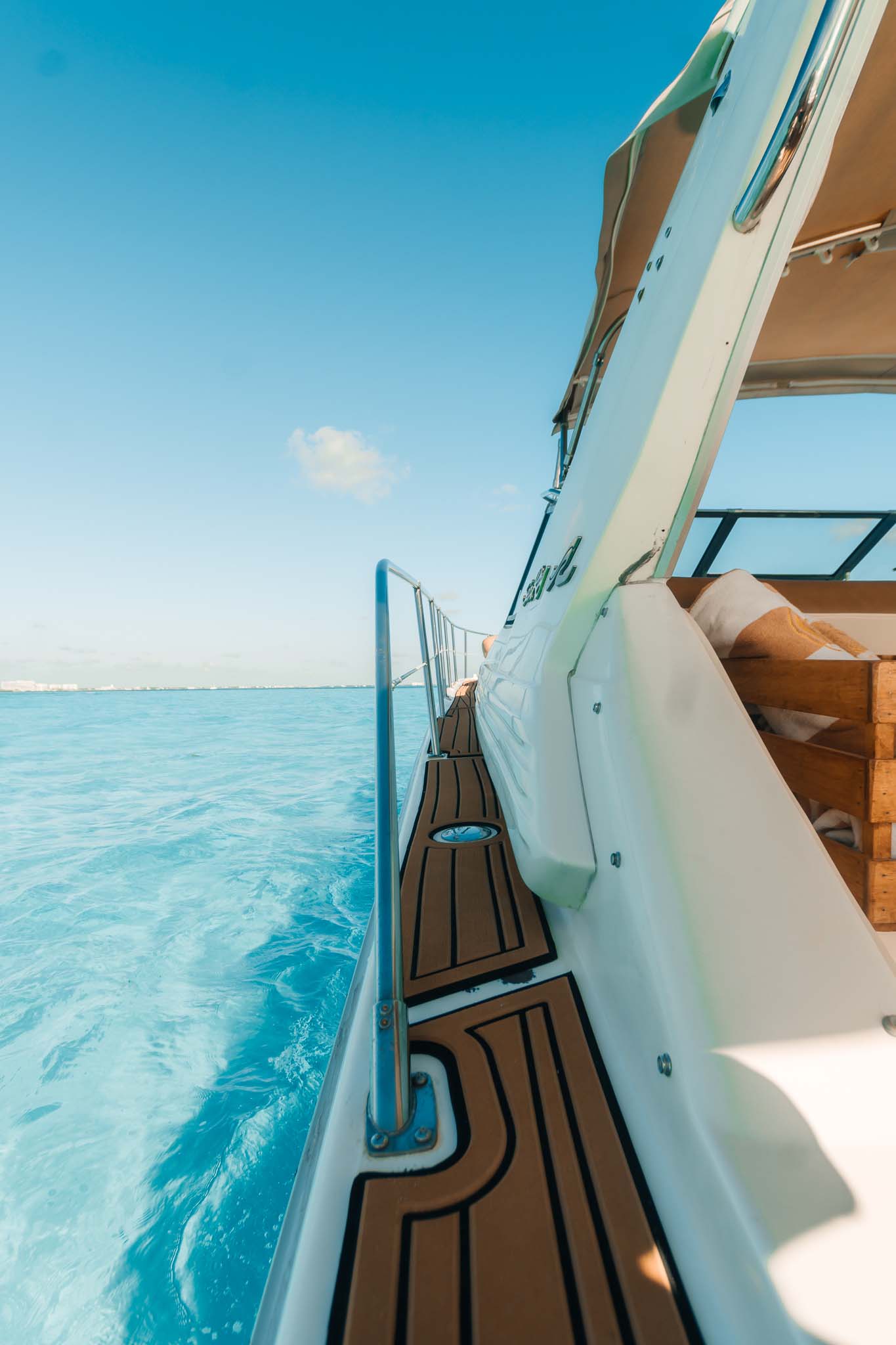 43 ft Sea Ray Luxury Yacht — photo 10