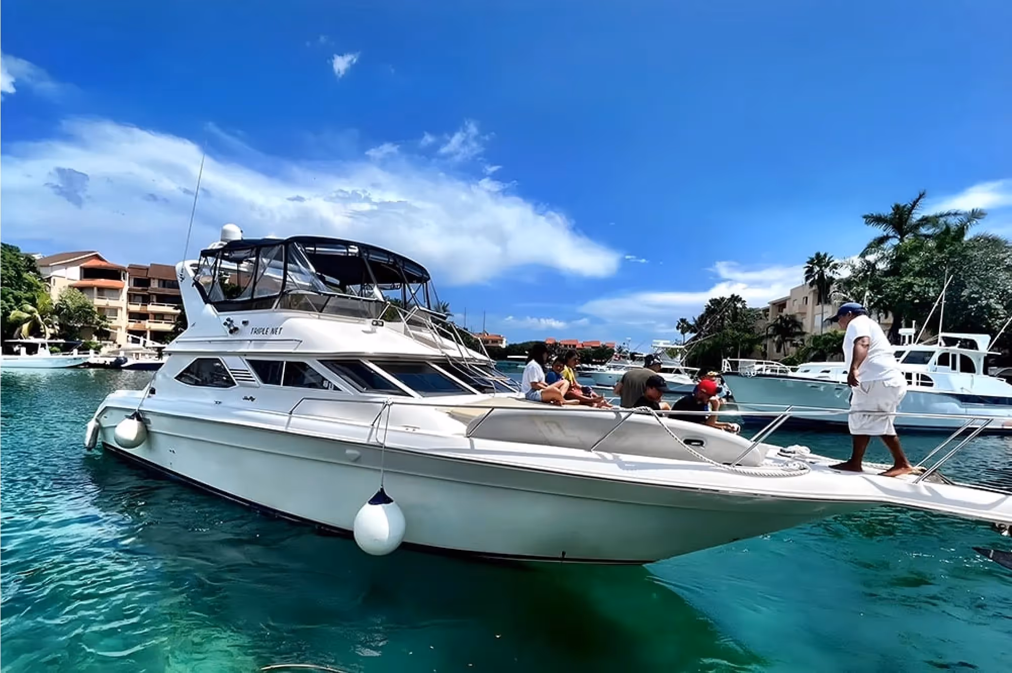 47 ft Sea Ray Luxury Yacht — photo 6