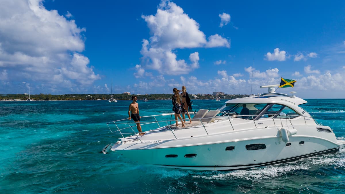 47 ft Sea Ray Luxury Yacht — photo 2