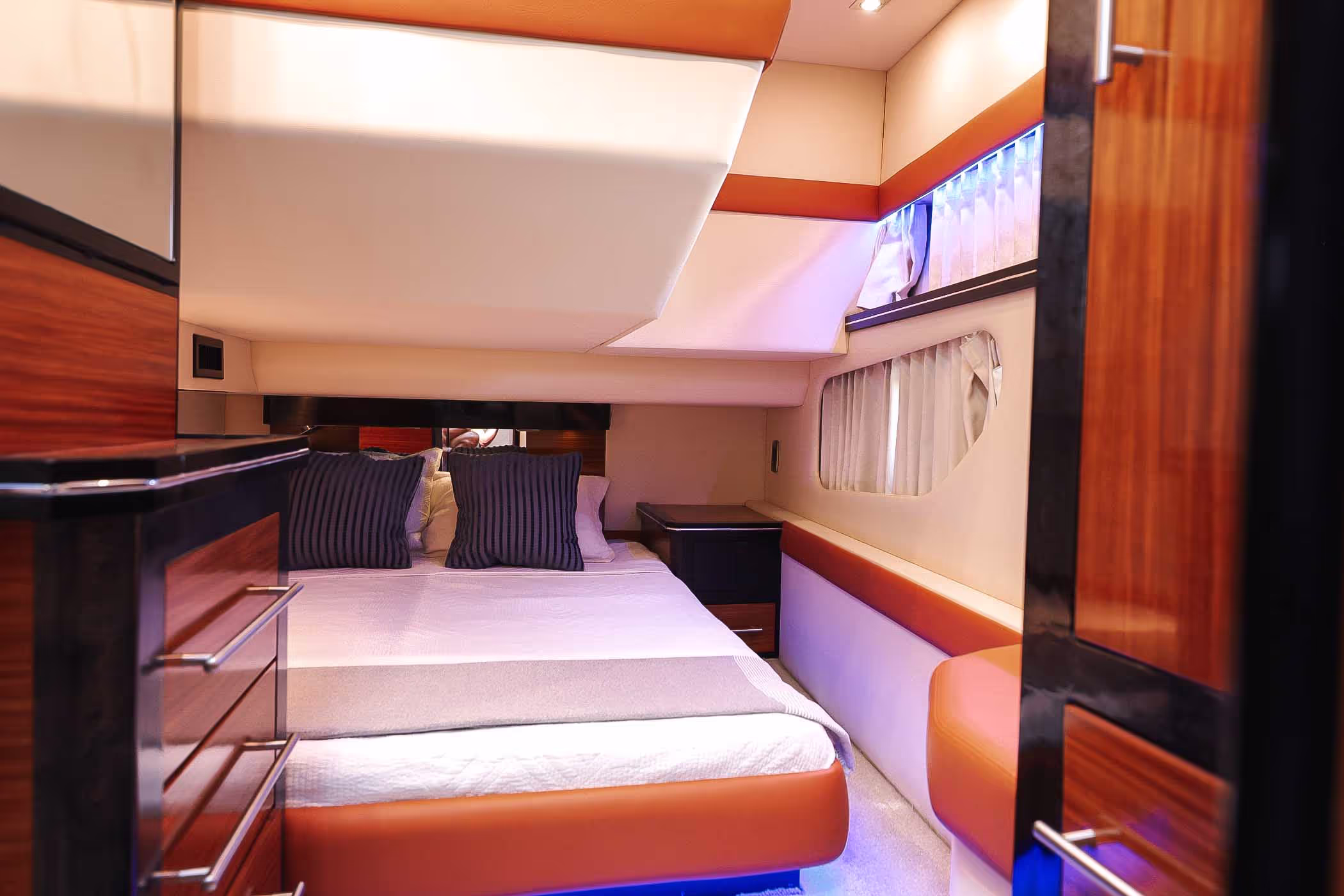 50 ft Marquis Luxury Yacht — photo 11