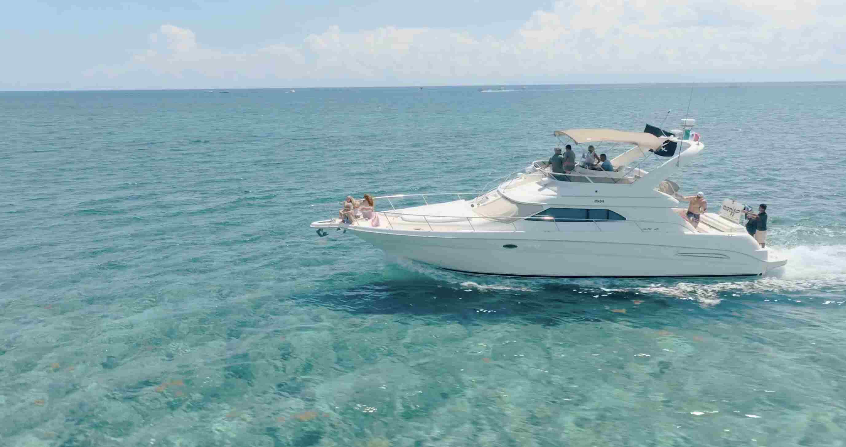 51 ft Luxury Yacht — photo 7