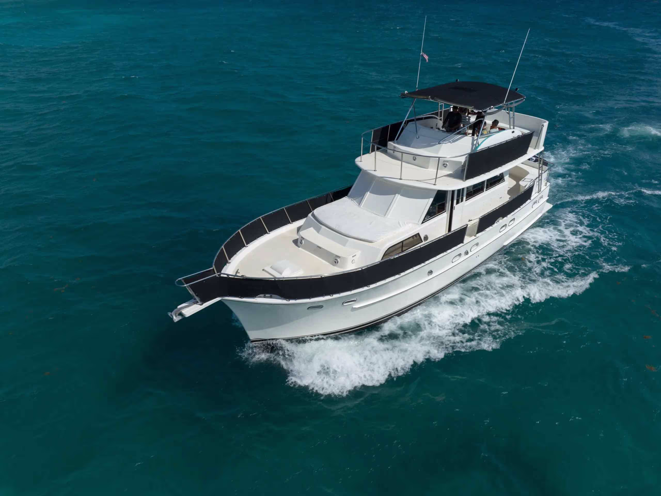 53 ft Luxury Yacht — photo 6