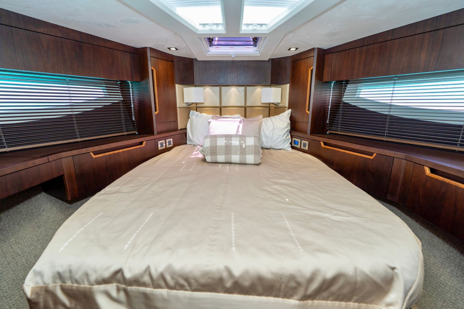 Yate de lujo Galeon Flybridge de 53 ft — photo 11