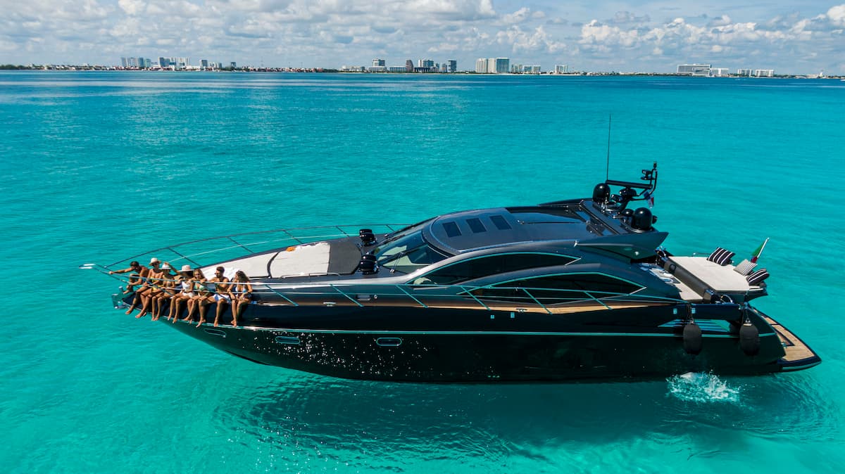 64 ft Sunseeker Luxury Yacht — photo 7