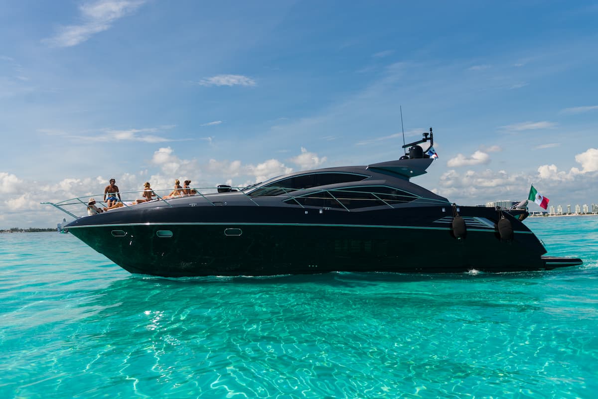 64 ft Sunseeker Luxury Yacht — photo 8