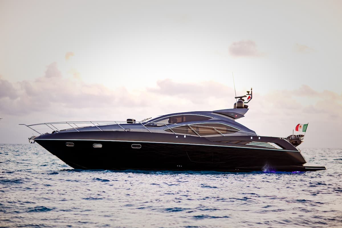 64 ft Sunseeker Luxury Yacht — photo 5