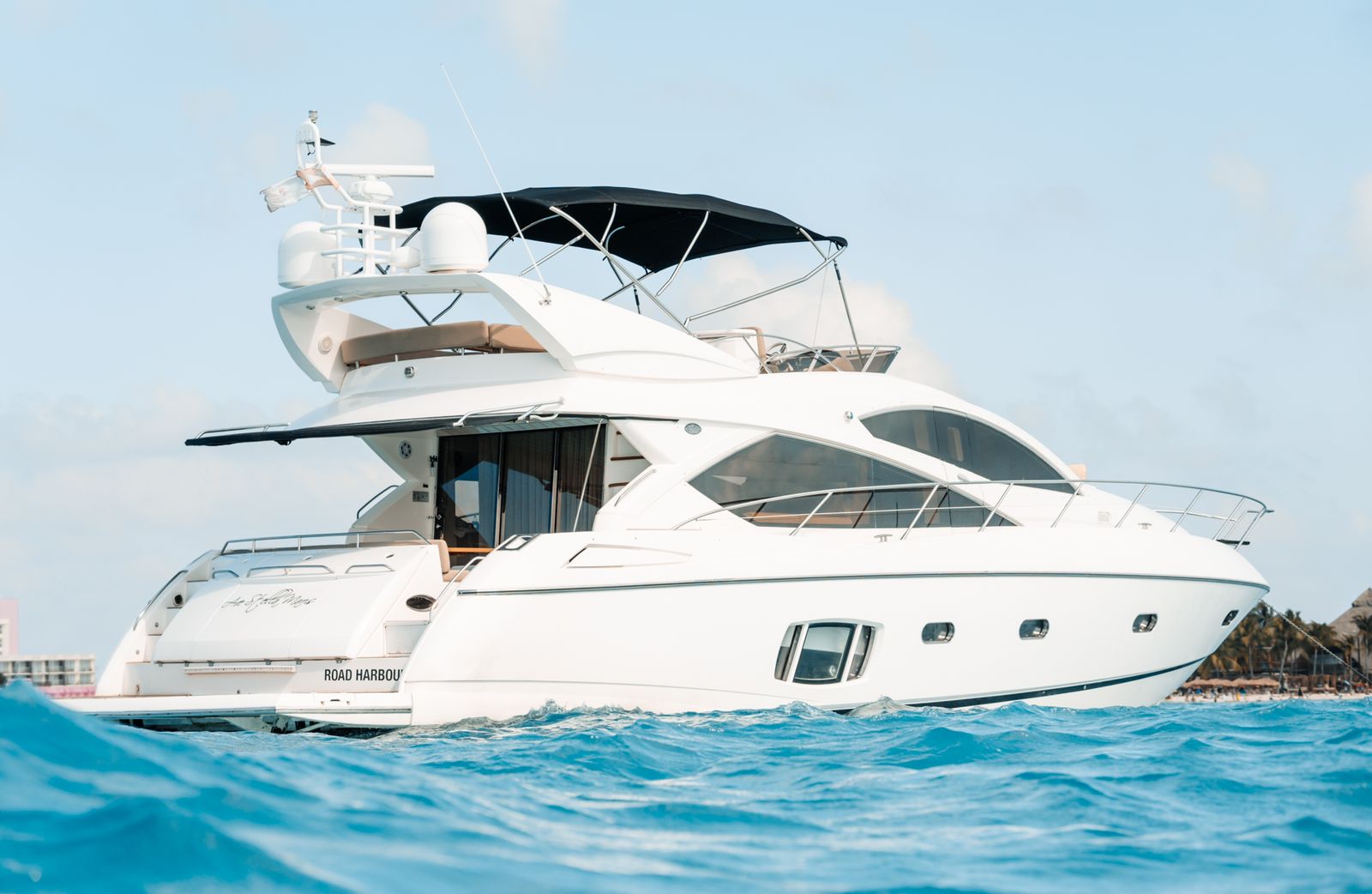 Yate de lujo Sunseeker de 64 ft — photo 2