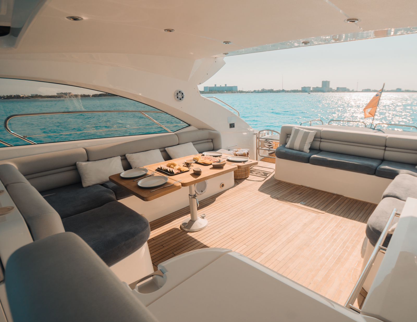 Yate de lujo Sunseeker de 64 ft — photo 4
