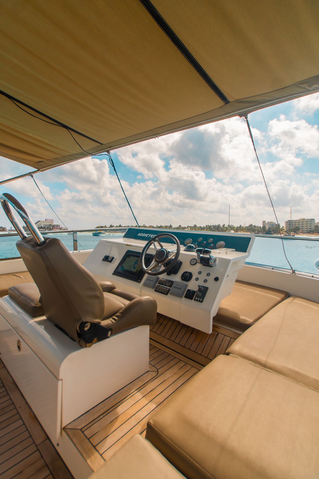 70 ft Fairline Luxury Yacht — photo 10