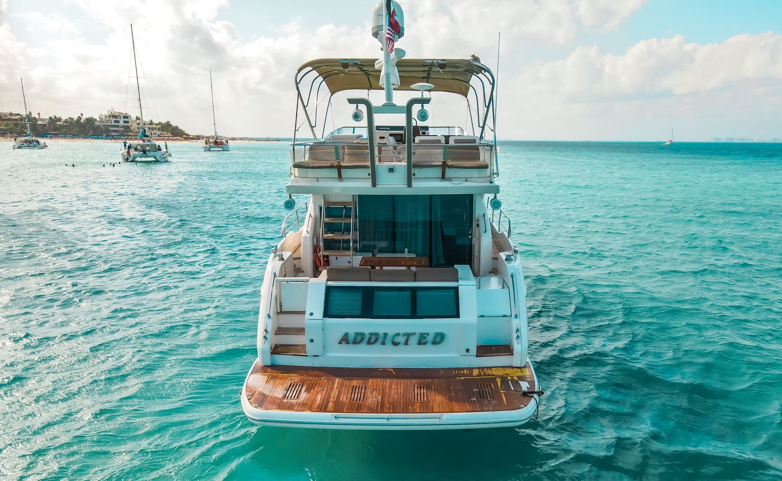 70 ft Fairline Luxury Yacht — photo 2