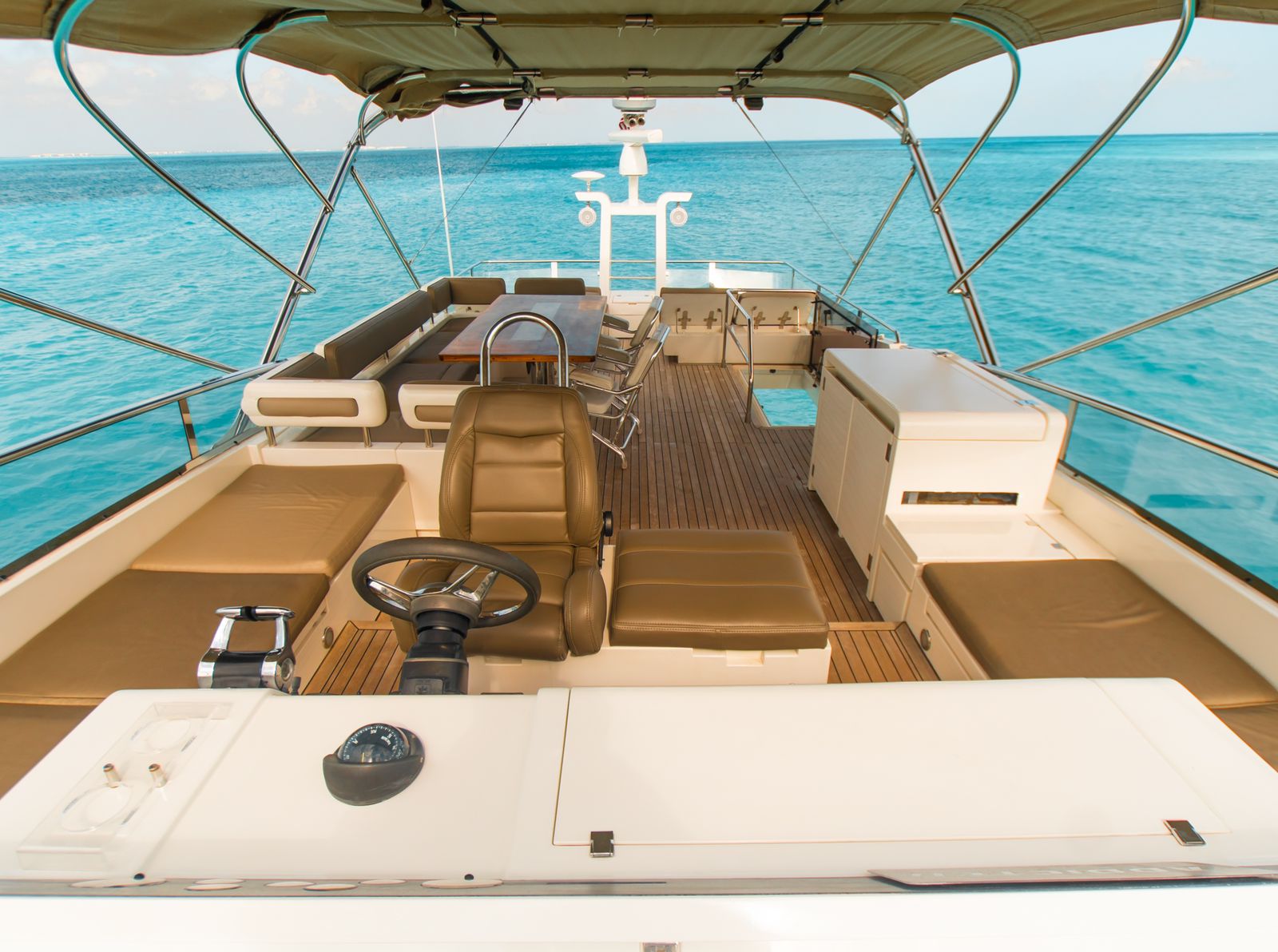 70 ft Fairline Luxury Yacht — photo 3