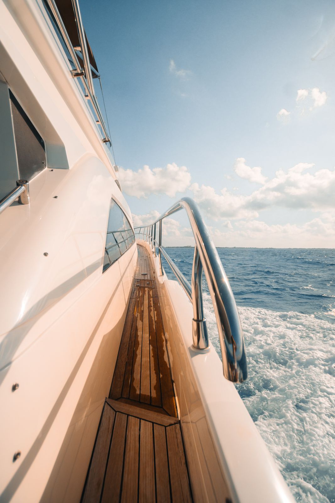 70 ft Fairline Luxury Yacht — photo 7