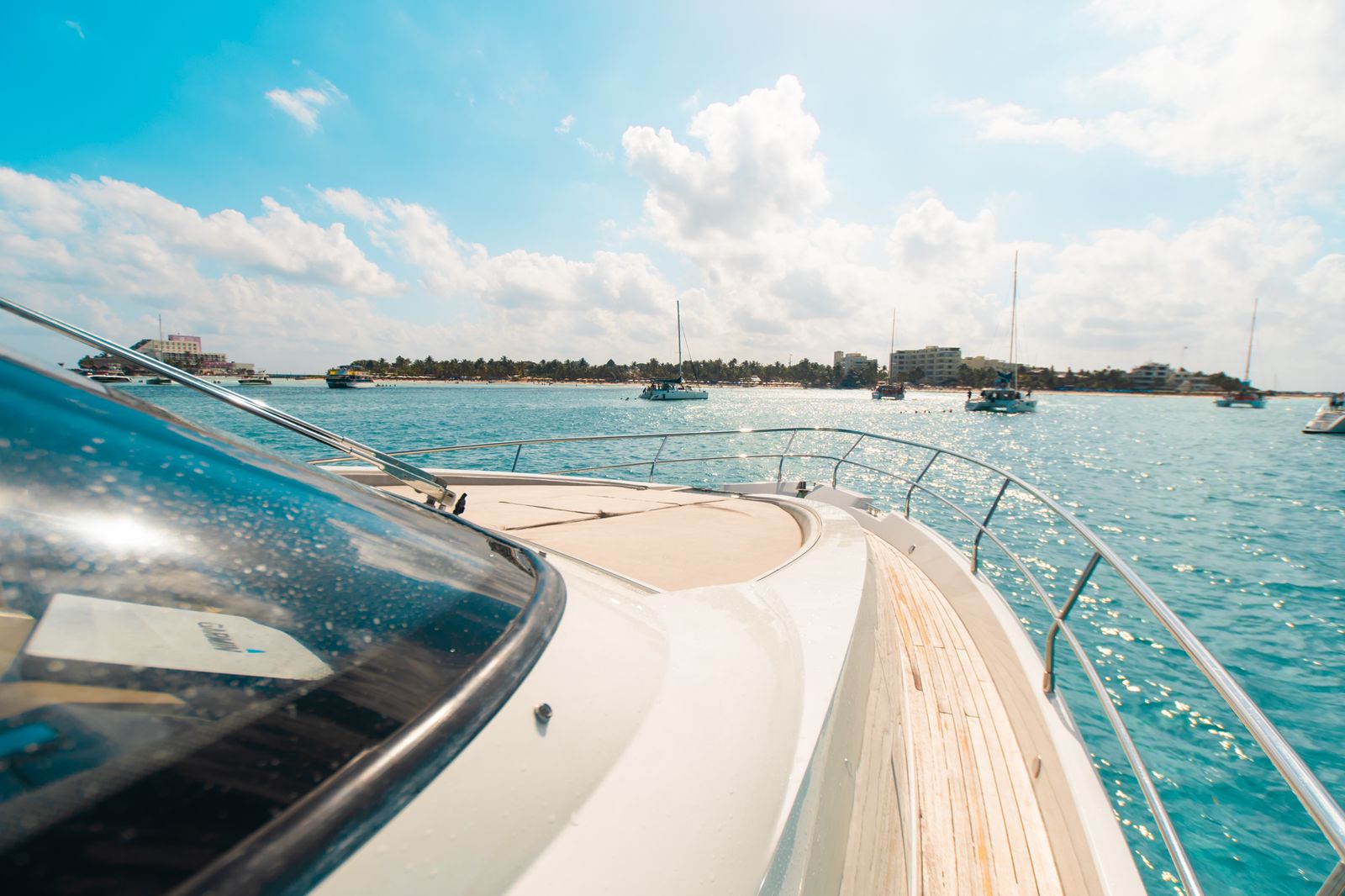70 ft Fairline Luxury Yacht — photo 8