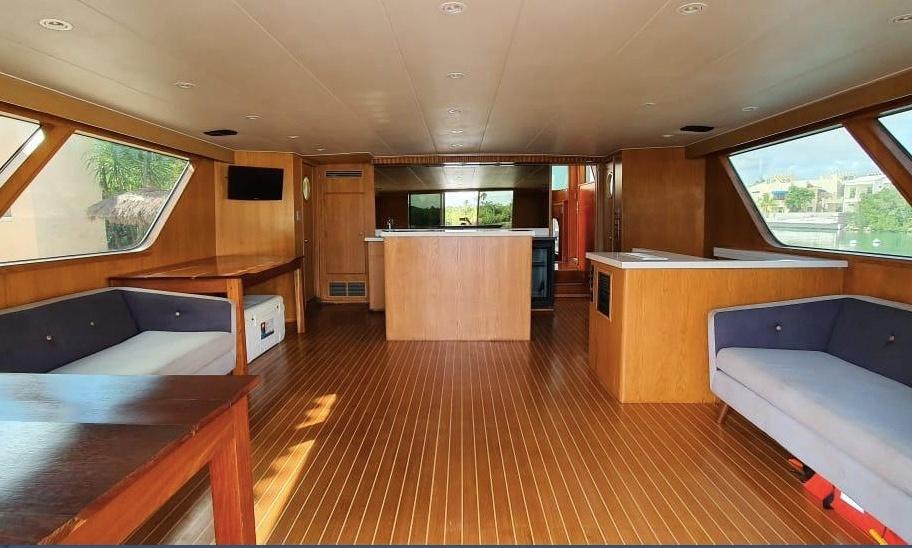 80 ft Luxury Yacht — photo 11