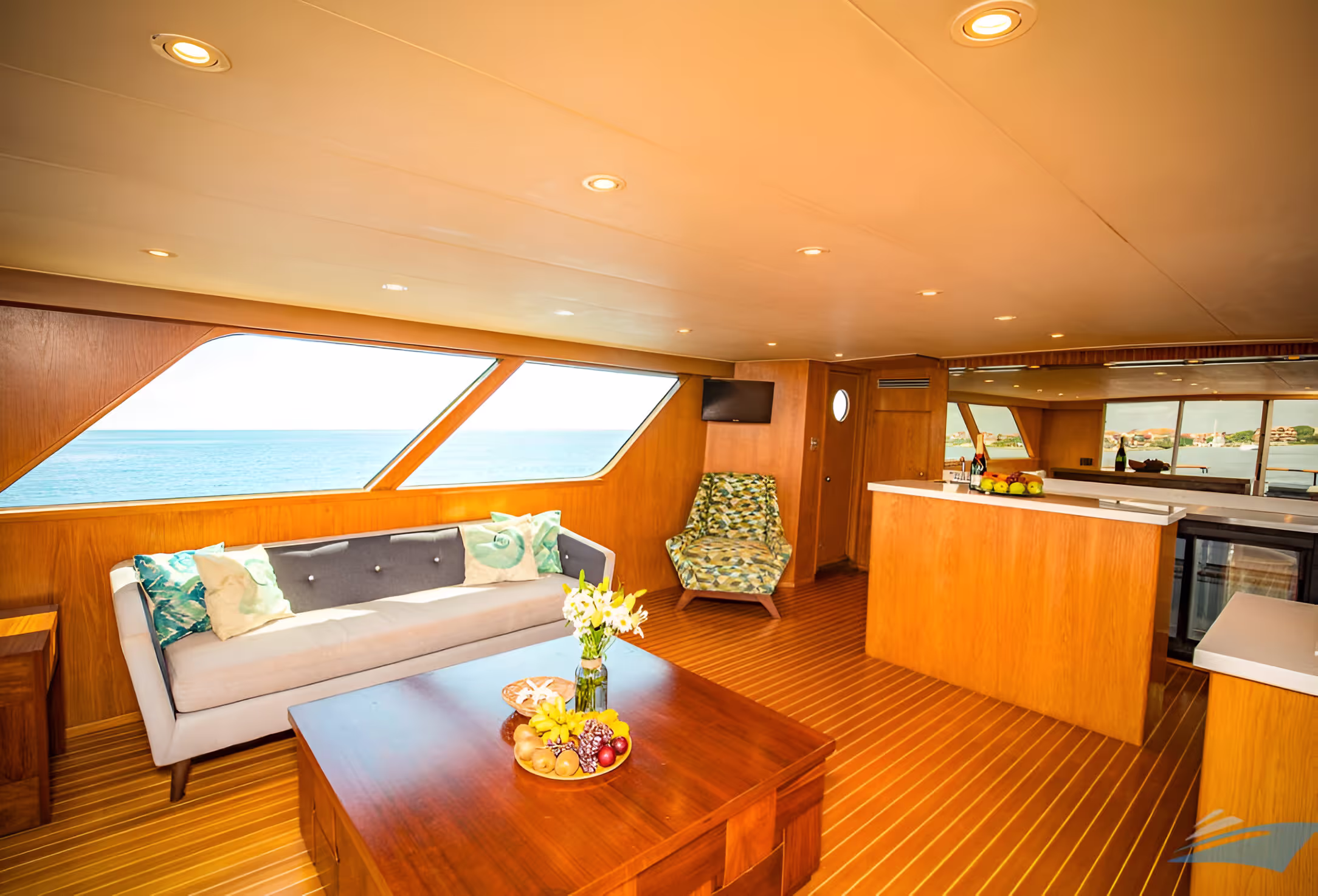 80 ft Luxury Yacht — photo 12