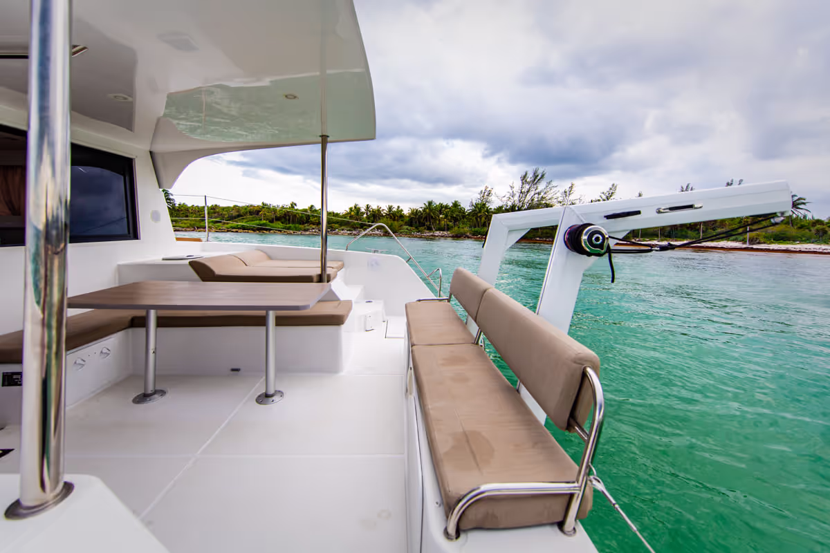 34 ft Aventura Luxury Catamaran — photo 2