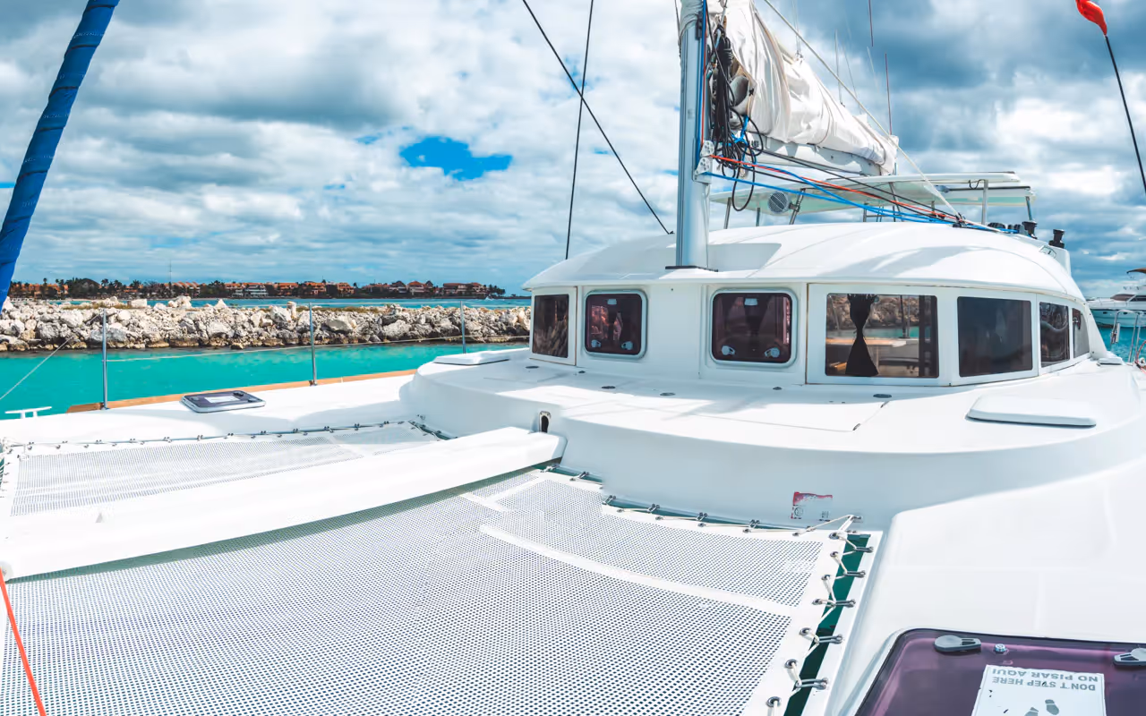 38 ft Lagoon Luxury Catamaran — photo 2