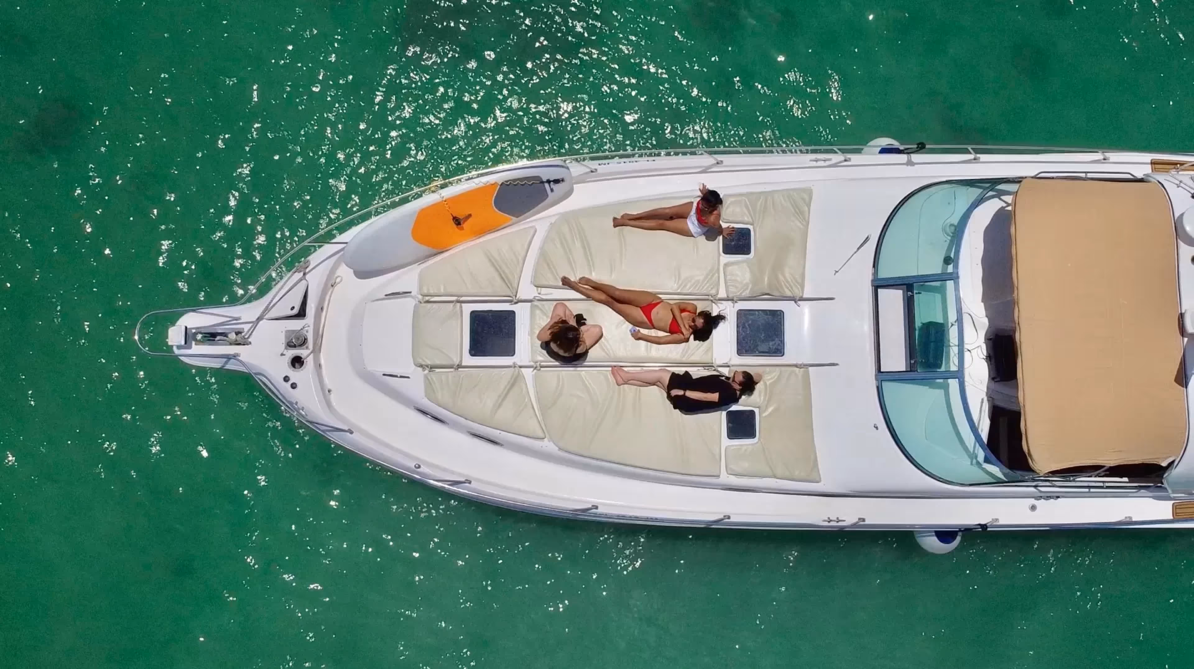 48 ft Sea Ray Luxury Yacht — photo 3